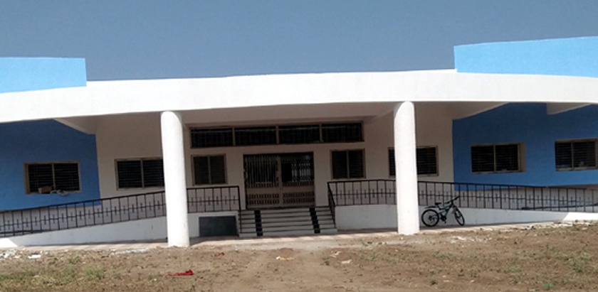 Parbhani: Rural Hospital can not find any Muhurat | परभणी :ग्रामीण रुग्णालय इमारत उद्घाटनास मुहूर्त सापडेना