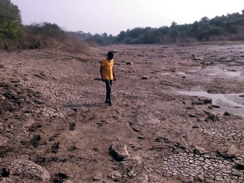 Parbhani: Purna River Character Losses Kordadek | परभणी : पूर्णा नदीचे पात्र पडले कोरडेठाक