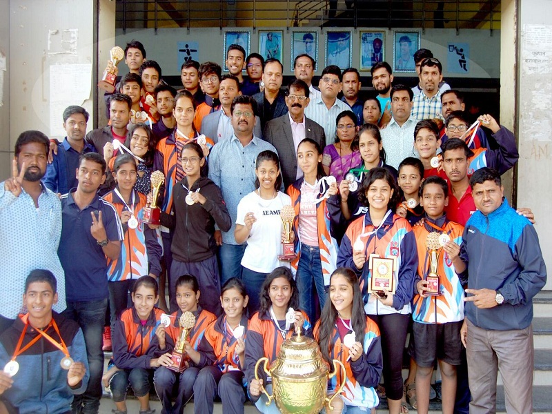 In the national squash tournament, Maharashtra won the runners-up | राष्ट्रीय स्क्वॅश स्पर्धेत महाराष्ट्राला उपविजेतेपद