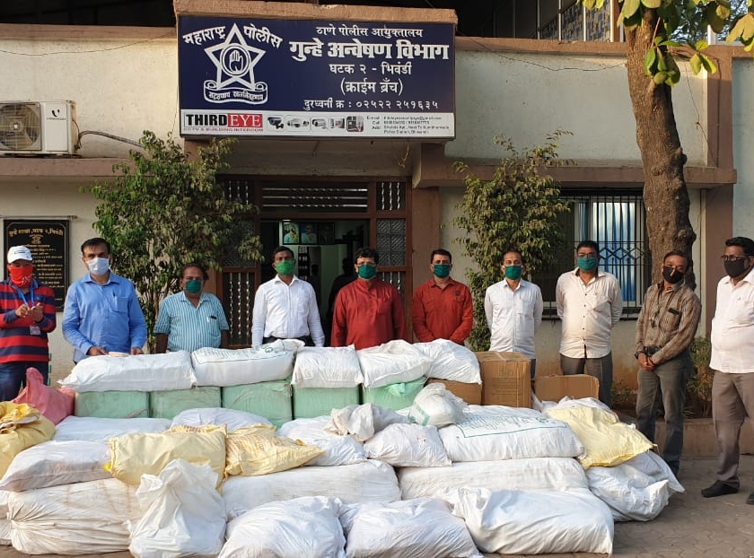Eight lakh stocks of Gutkha and tobacco products seized in Bhiwandi | भिवंडीत गुटखा आणि तंबाखूजन्य पदार्थांचा आठ लाखांचा साठा जप्त