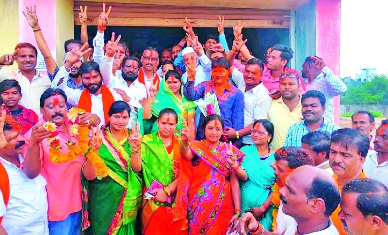 Shiv Sena receives nine seats out of 18 in Ner Nagar Parishad: Congress-Nation protects Badri in seven seats, two independents win | नेर नगर परिषदेत पुन्हा शिवसेनाच निर्विवाद१८ पैकी नऊ जागा काबीज : काँग्रेस-राष्ट्रवादीला सात जागांवर रोखले, दोन अपक्ष विजयी