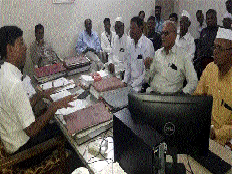 Beard Zilla Parishad launches pension cell | बीड जिल्हा परिषदेत पेन्शन सेल सुरू