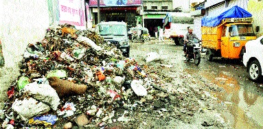 The trash can explode next year | कचराकोंडी फुटणार पुढच्या वर्षी