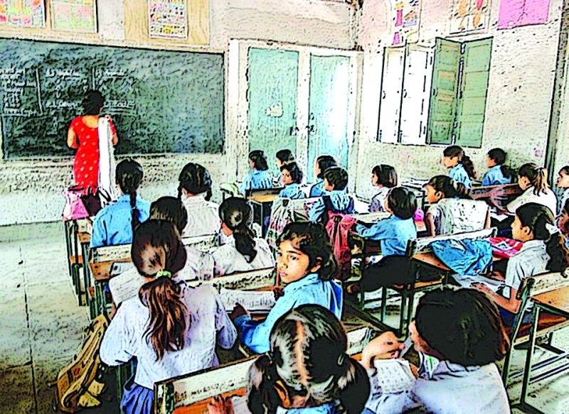 Nagpur Municipal decides teachers are extra, increase the tension | नागपूर मनपातील शिक्षकांना अतिरिक्त ठरवून वाढविले टेन्शन