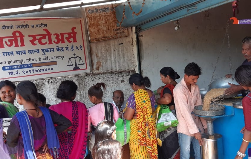 'Lokmat' raid: Underground distribution of ration across the state | ‘लोकमत’चा दणका : राज्यभरातील रेशनवरील धान्य पूर्ववत वितरण