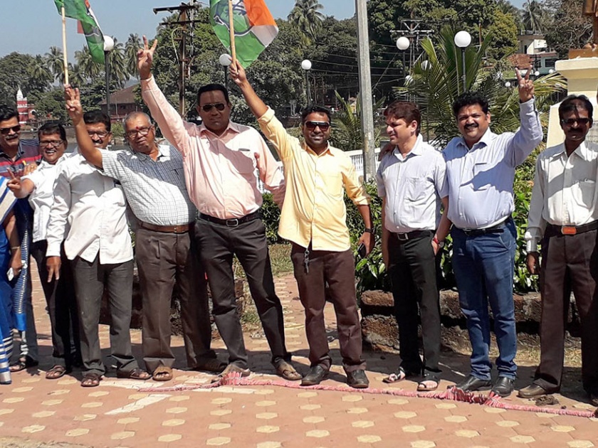 Sindhudurg: After three victories in the state, enthusiasm in the Congress | सिंधुदुर्ग : तीन राज्यातील विजयानंतर जल्लोष, काँग्रेसमध्ये उत्साह