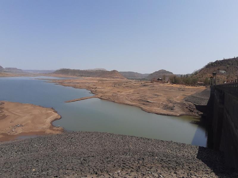 Worried ..! Zero percent water stock in five dams in Bhima Valley | चिंताजनक..! भीमा खोऱ्यातील पाच धरणांत शून्य टक्के पाणीसाठा
