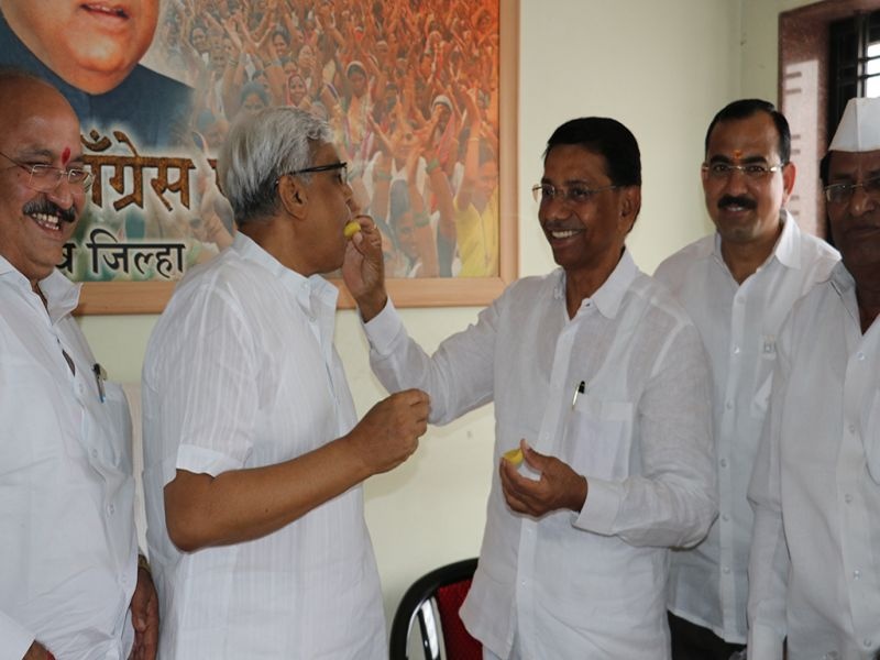 Jalgaon Manpa Elections led by God Lal Jain | जळगाव मनपा निवडणुकीच्या नेतृत्वास ईश्वरलाल जैन यांचा नकार