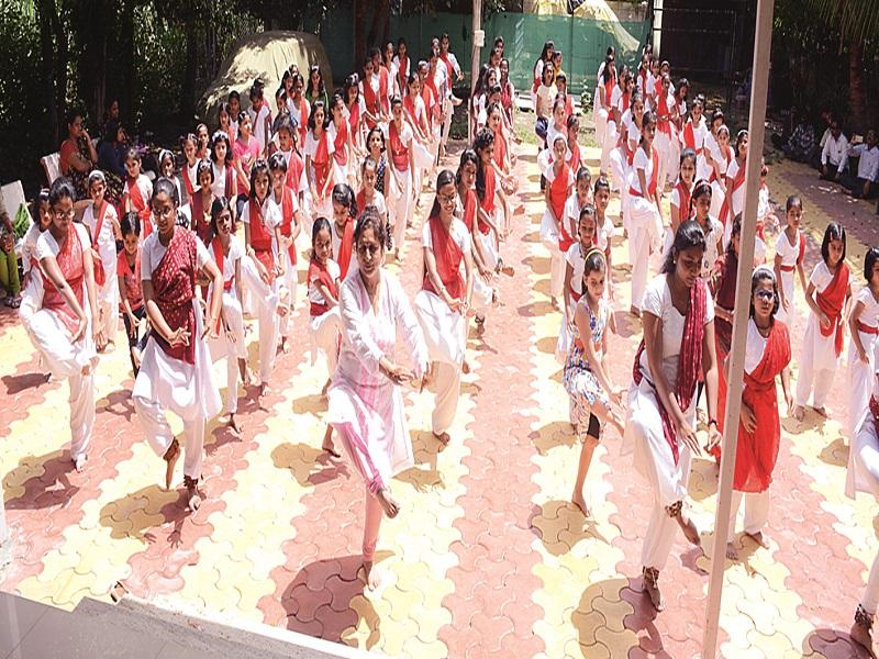 Ganesh Arti will be going to Bharatnatyam: 100 girls will catch rhythm | गणेश आरतीवर होणार भरतनाट्यम् : १०० मुली धरणार ताल