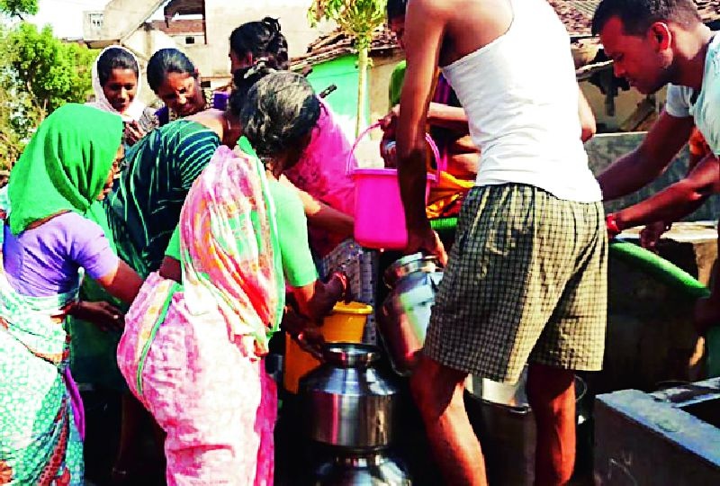 Rapid water shortage at Powaryatola | पोवारीटोला येथे तीव्र पाणीटंचाई
