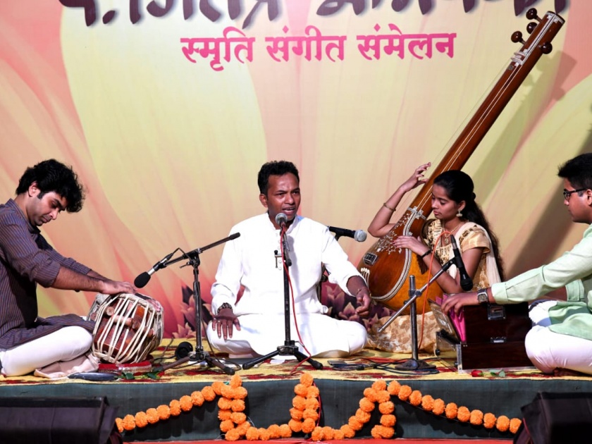 Rasht Mantra, Vasantrao Achrekar Pratishthan organized in Kankavali Classical Music Festival | कणकवलीत शास्त्रीय संगीत महोत्सवात रसिक मंत्रमुग्ध