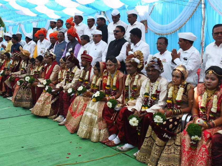 Shubhamangal of 17 couples at the group wedding | सामूहिक विवाह सोहळ्यात 17 जोडप्यांचे शुभमंगल
