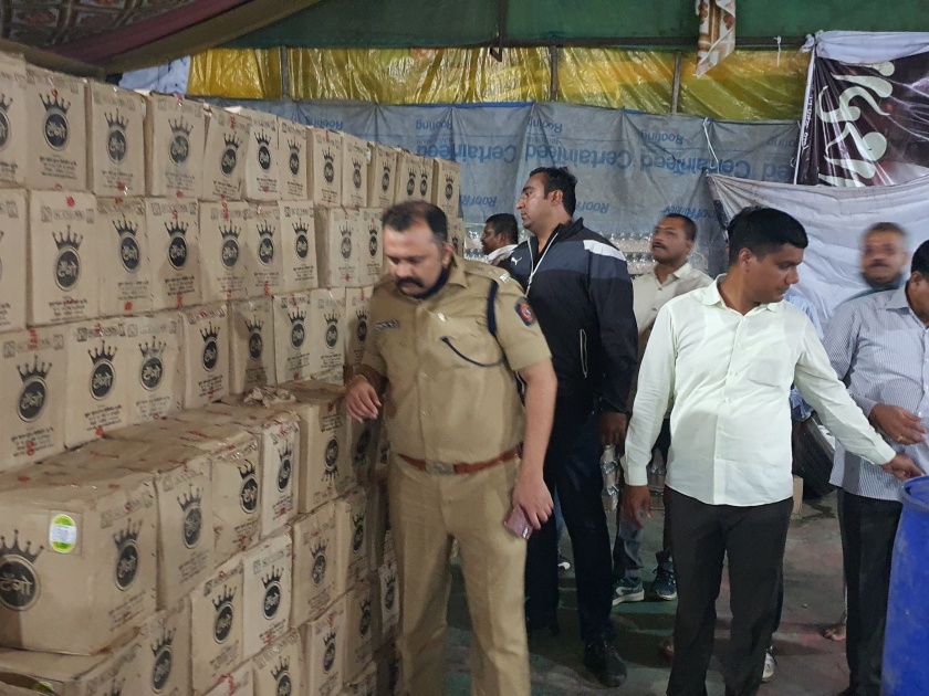 Chandori Superintendent of Police demolishes fake liquor den | चांदोरीला पोलीस अधीक्षकांनी केला बनावट दारूचा अड्डा उध्वस्त
