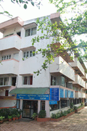 Governor inaugurates hostel hostel for Shahapur in the hands of Governor, hostel hostel for girls | राज्यपालांच्या हस्ते ठाणेच्या शहापूरला मुलींच्या वसतीगृहाचे उद्घाटन., मुलींसाठी अनुदानीत आश्रमशाळेचे वसतीगृह
