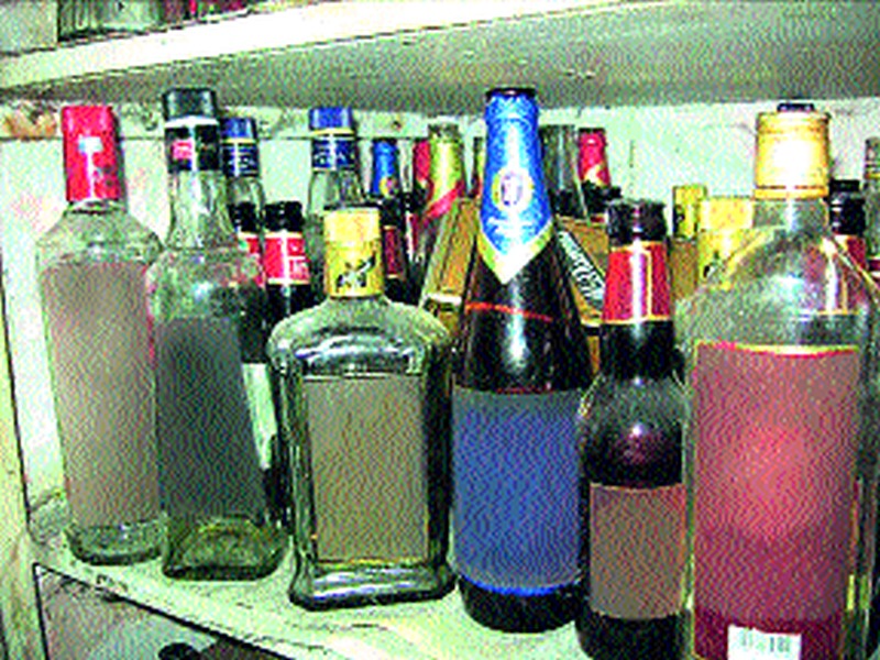  At the Mumbai-Agra highway, the liquor seized from the car | मुंबई-आग्रा महामार्गावर कारमधून मद्यसाठा जप्त