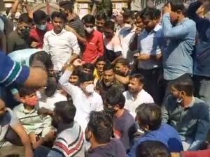 MPSC agitation: BJP MLA Gopichand Padalkar and 25 others charged in Pune | MPSC आंदोलन : पुण्यात भाजप आमदार गोपीचंद पडळकर यांच्यासह २५ जणांवर गुन्हा दाखल