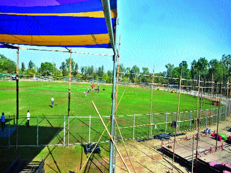  'Ranji Cricket' at Nashik Stadium | नाशिकच्या मैदानावरील ‘रणजी क्रिकेट’