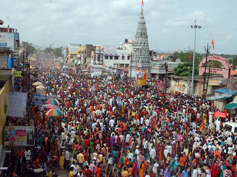The crowd of Vitthal dhalas | विठ्ठलाच्या दर्शनासाठी अलोट गर्दी