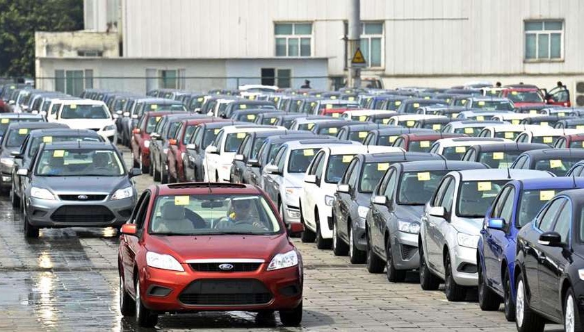 Vehicle companies find it difficult to get GST discounts; The government's claim | वाहन कंपन्यांना जीएसटीत सवलत मिळणे अवघडच; सरकारचा दावा