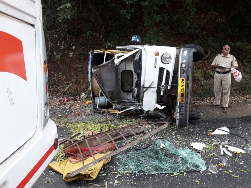 Sindhudurg: Sawantwadi-Pune Shivshahi near Amboli-Tempo accident, three seriously | सिंधुदुर्ग : आंबोलीजवळ सावंतवाडी-पुणे शिवशाही-टेम्पो यांच्यामध्ये अपघात, तिघे गंभीर