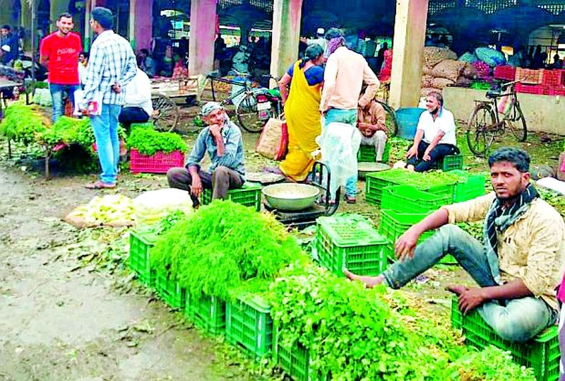Vegetable inflows continue to pick up | भाजीपाल्याची आवक वाढूनही तेजी कायम