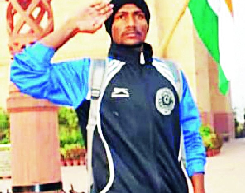 Delhi-Kargil 'tricolor' tour of target youngsters in Kundali | कांडलीतील ध्येयवेड्या युवकाची दिल्ली ते कारगील 'तिरंगा' दौड