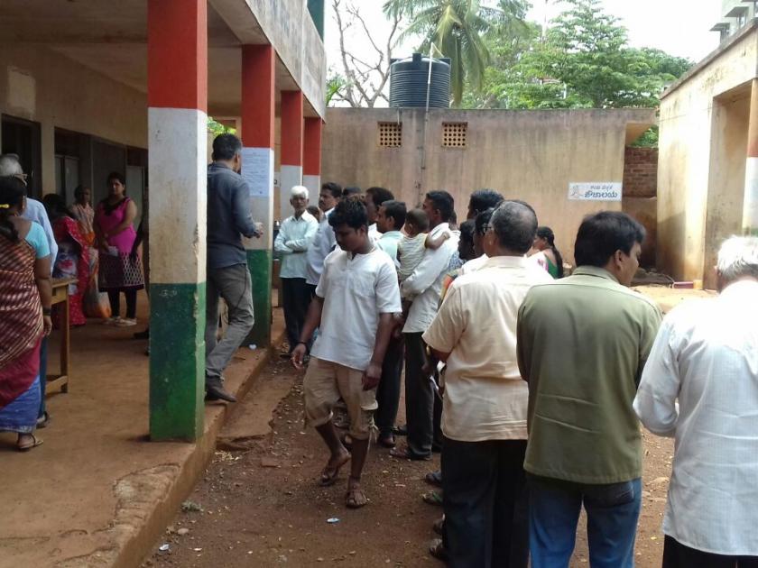 Karnataka Assembly Elections 2018, an average of 26 percent of the total voter turnout of 11 percent | Karnataka Assembly Elections 2018 सीमाभागात ११ वाजेपर्यंत सरासरी २६ टक्के मतदान