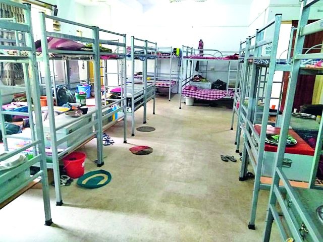 40 beds given to Navodaya Vidyalaya | नवोदय विद्यालयाला दिले ४० बेड