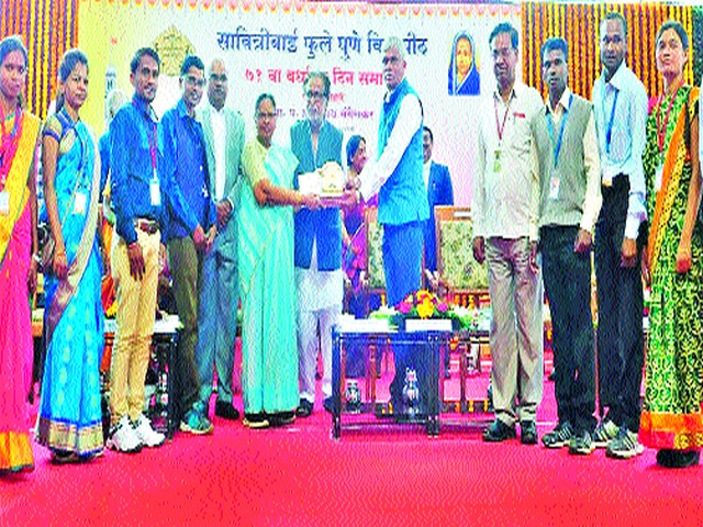 Jagannath Rathi Award for Umberthan College | उंबरठाण महाविद्यालयास जगन्नाथ राठी पुरस्कार