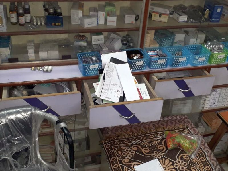 Stealing in Neha Medical Store in Dhule | धुळ्यातील नेहा मेडीकल दुकानात चोरी