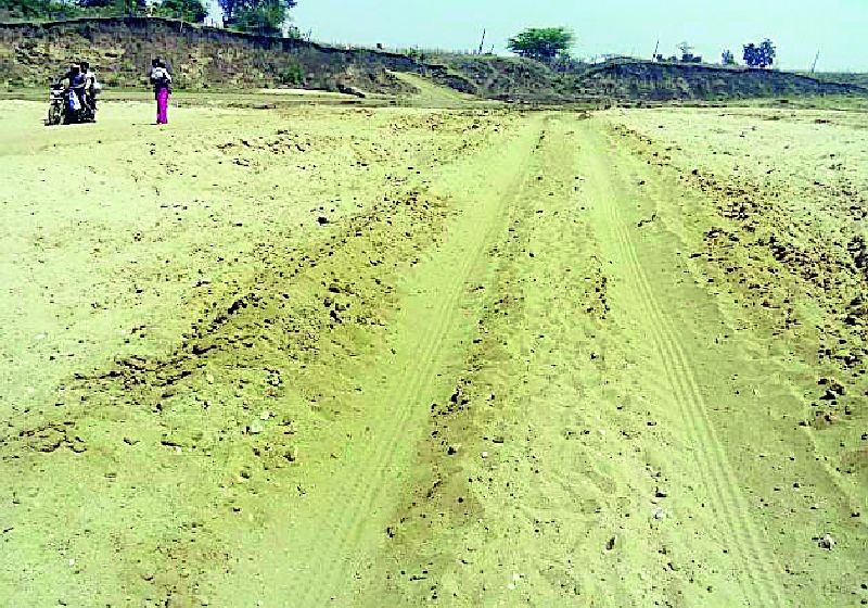 Smuggling of sand in Sironacha increased | सिरोंचात रेती तस्करी वाढली