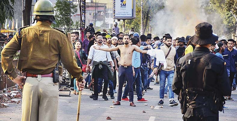 Why are Assamese youths hit the road, why NRC & cab is Fight or Die for Them? | रस्त्यावर उतरलेलं आसामी तारुण्य का म्हणतंय, फाइट ऑर डाय?