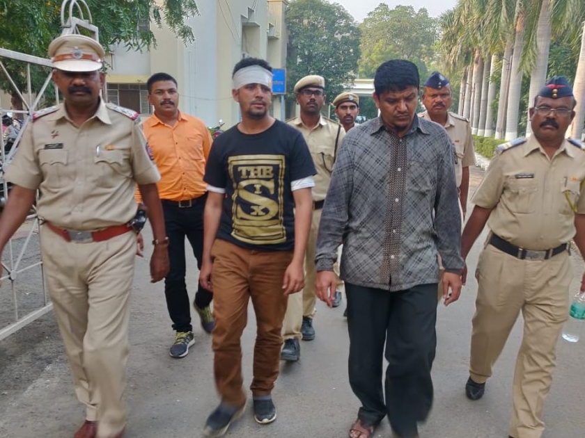 Two arrested in Dhule while hunting for nilgai | निलगायींची शिकार करताना धुळे येथील दोघांना अटक