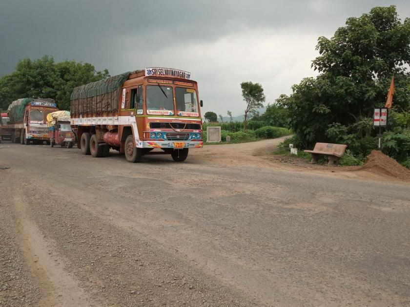 The Shirdi-Sakri highway became a death trap | शिर्डी-साक्र ी महामार्ग बनला मृत्यूचा सापळा