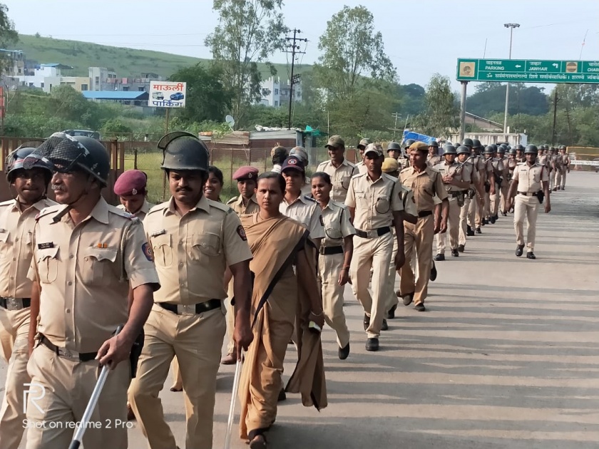 Armed movement of police at Trimbakeshwar | त्र्यंबकेश्वर येथे पोलिसांचे सशस्त्र संचलन