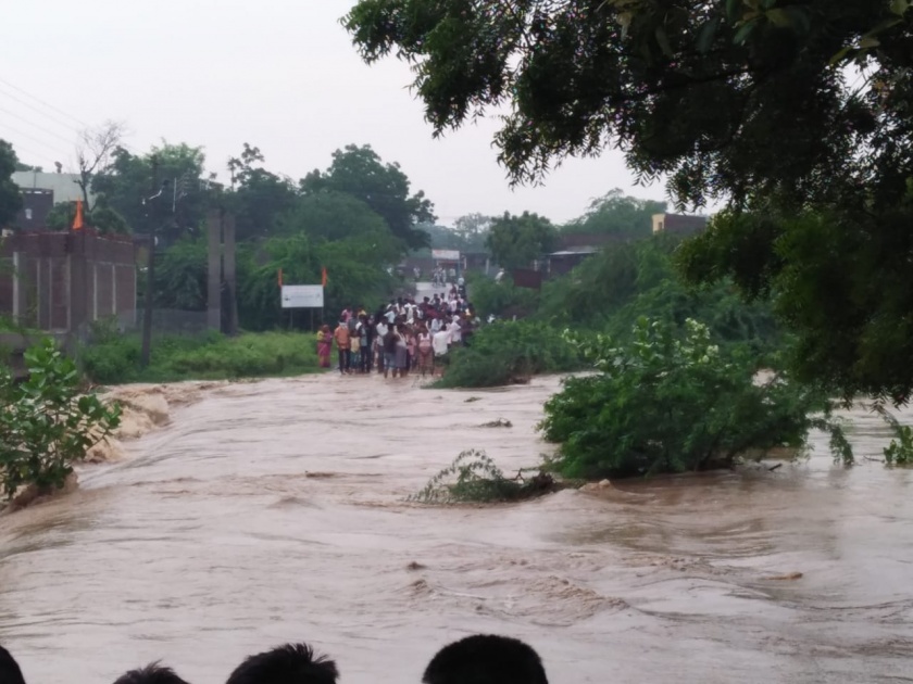 A strong presence of rain in the eastern part of Jat | जत पूर्वभागामध्ये पावसाची दमदार हजेरी