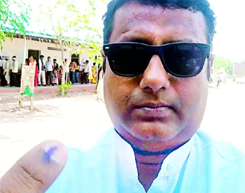 Lok Sabha Election 2019; Around 62 percent voters have voted in the city | Lok Sabha Election 2019; शहरात सरासरी ६२ टक्के मतदारांनी बजावला हक्क