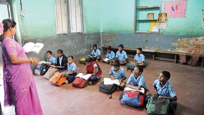 15 schools of Nagpur Municipal Corporation closed; The blow of the adjustment strategy | नागपूर मनपाच्या १५ शाळा बंद; समायोजन धोरणाचा फटका