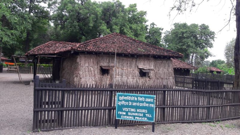 Shindole trees became rare in the ashram hut in Sevagram | सेवाग्राममधील आश्रमातल्या कुटींना शाकारणारे शिंदोल्यांचे झाड झाले दुर्मिळ