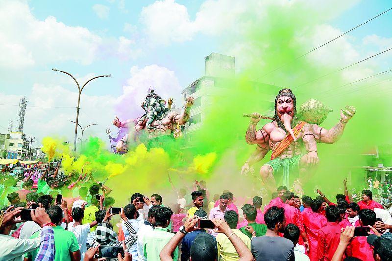 Ganesh Chaturthi 2018: Arrival of the Sukhakarta across the road obstacles in Orange City | Ganesh Chaturthi 2018 : रस्त्यांचे विघ्न ओलांडून सुखकर्त्याचे संत्रानगरीत आगमन