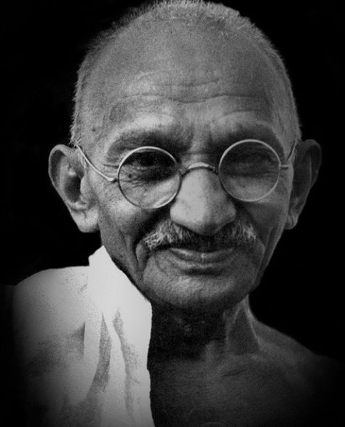Offensive comment on Facebook about Mahatma Gandhi; Complaint filed in Nagpur | म. गांधींबाबत फेसबुकवर आक्षेपार्ह टिप्पणी; नागपुरात तक्रार दाखल