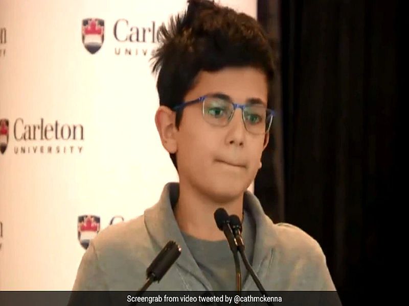 iran plane crash 13 year old ryan pourjam heartbreaking speech after losing his father | VIDEO : 'त्या' दुर्घटनेत वडिलांचा मृत्यू झाला अन् मुलानं स्मरण करत दिलं भावूक भाषण, म्हणाला...