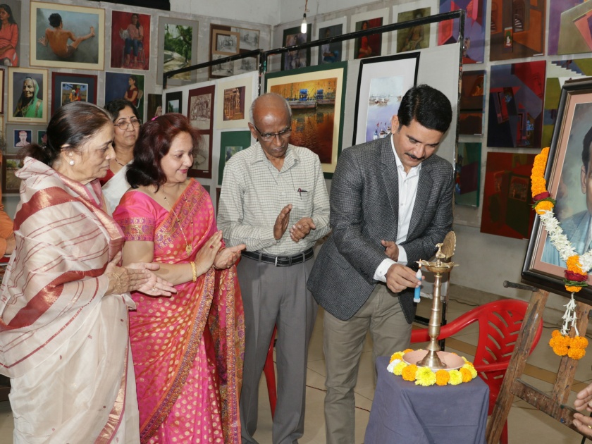Kolhapur: Start of Annual Exhibition of Dalvi, Power of Predation in Artwork: Nangare Patil | कोल्हापूर :  दळवीजच्या वार्षीक प्रदर्शनास प्रारंभ, कलाकृतींत प्रबोधनाची ताकद : नांगरे पाटील