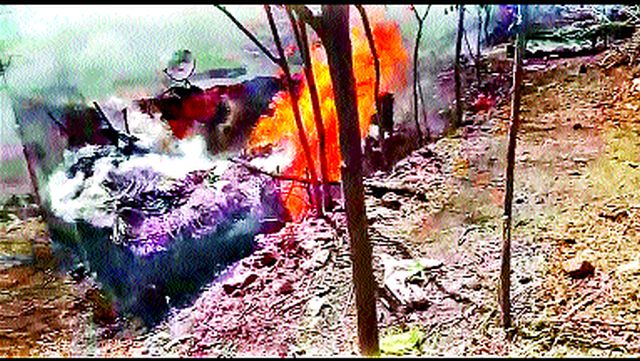 Falnagar burns three houses in the fire | फुलेनगरला आगीत तीन घरे खाक