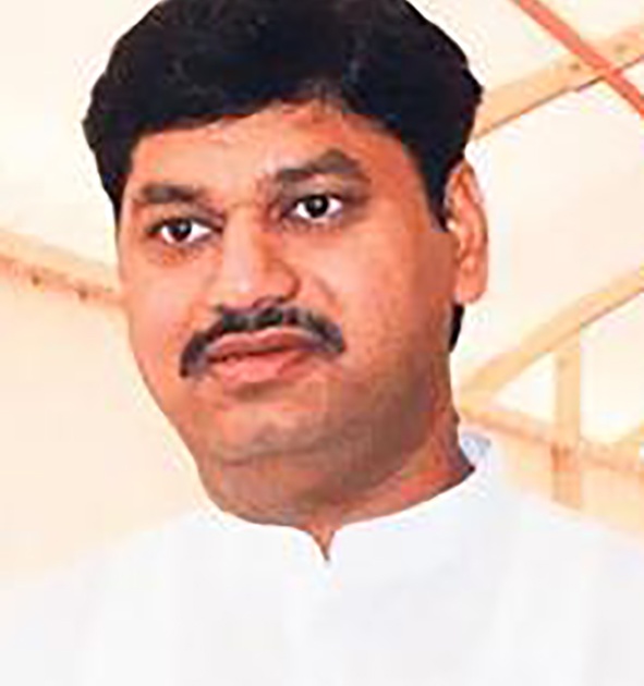 Dhananjay Munde should resign as Leader of the Opposition | धनंजय मुंडे यांनी विरोधी पक्षनेतेपदाचा राजीनामा द्यावा