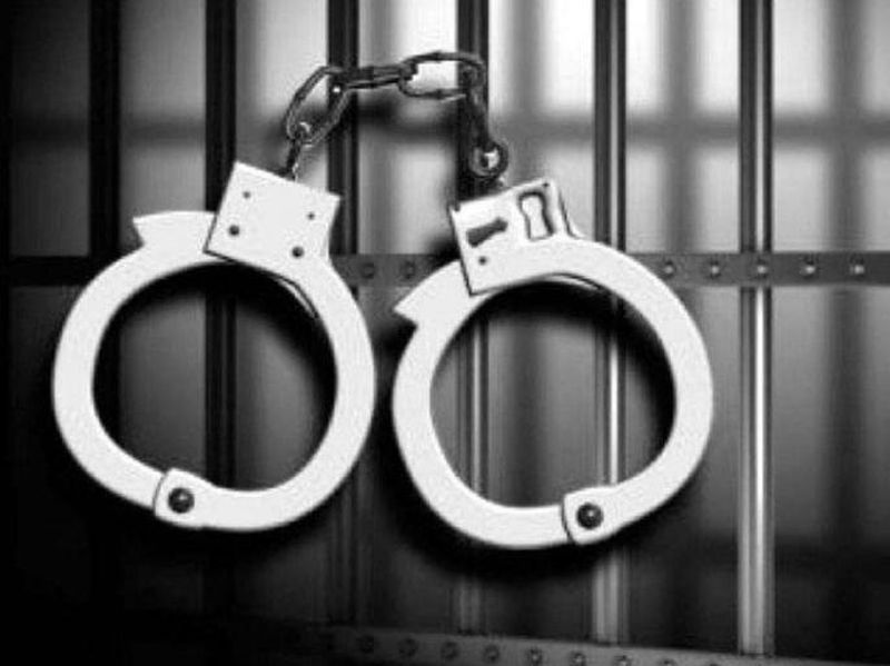Two motor vehicle inspectors arrested in connection with the bribe | लाचप्रकरणी दोन मोटारवाहन निरीक्षकांना अटक