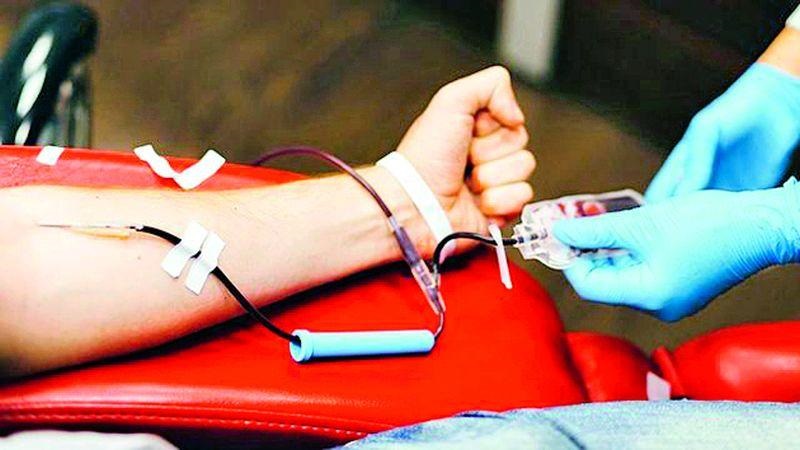 Blood shortage in Solapur due to increase in surgeries and decrease in number of camps | शस्त्रक्रिया वाढल्या अन् शिबिरांची संख्या कमी झाल्याने सोलापुरात रक्ताचा तुटवडा 