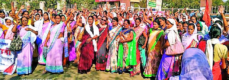 Jail Bharo movement of the Aganwadi workers | अंगणवाडी कर्मचाऱ्यांचे जेलभरो आंदोलन