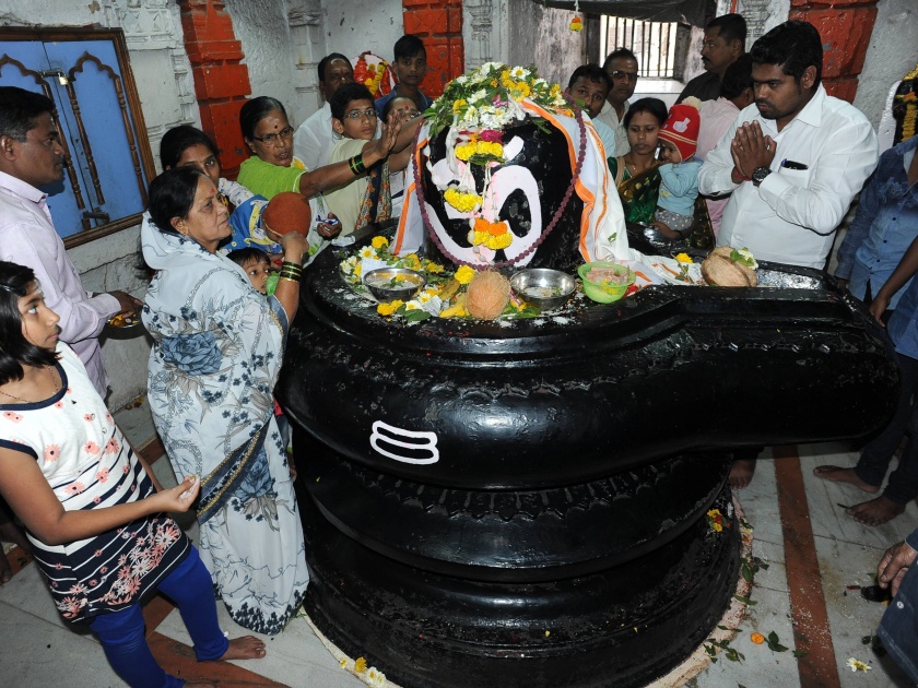 Mahashivratri: Tajvana shambho who sings, praises Mahashivratri throughout Kolhapur | Mahashivratri : तुजविण शंभो मज कोण तारी, कोल्हापूरात महाशिवरात्री उत्साहात