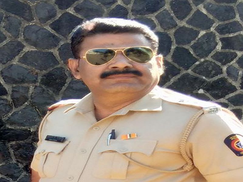  Ambad police station's sub-inspector arrested for taking bribe | अंबड पोलीस ठाण्यातील उपनिरीक्षकास लाच घेताना अटक
